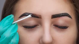 Tiñe tus cejas con estos ingredientes de la despensa 
