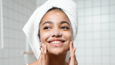 Aclara las manchas de la piel con estos ingredientes