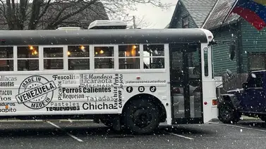 Pareja venezolana en EEUU transforma autobús escolar en restaurante criollo Pareja venezolana en EEUU transforma autobús escolar en restaurante criollo