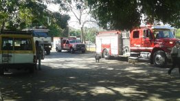 Dos vehículos se incendian en una estación de servicio en Maracay (+VIDEO)