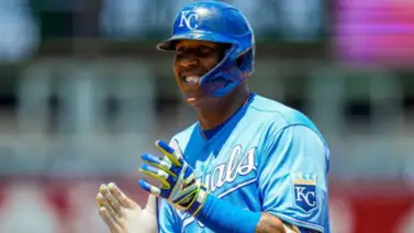 Salvador Pérez es nominado a prestigioso premio por su filantropía Salvador Pérez es nominado a prestigioso premio por su filantropía