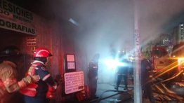 Reportan incendio en un edificio de La Hoyada la noche de este #16Sep