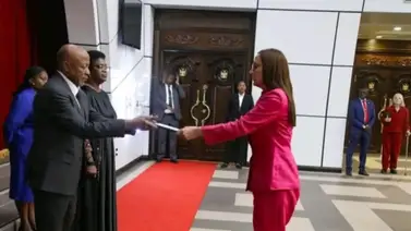 Embajadora venezolana entrega Cartas Credenciales al presidente de Namibia Embajadora venezolana entrega Cartas Credenciales al presidente de Namibia