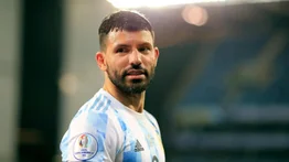 Con tiernas fotografías Kun Agüero anuncia el nacimiento de su hija