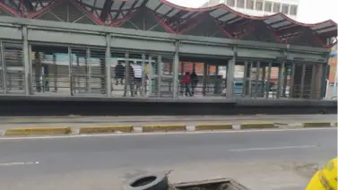 Nueva ordenanza multa a vehículos que circulen por el canal del BusCaracas (+MONTOS) Nueva ordenanza multa a vehículos que circulen por el canal del BusCaracas (+MONTOS)