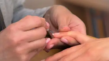 ¿Uñas débiles? Así puedes cuidarlas y fortalecerlas ¿Uñas débiles? Así puedes cuidarlas y fortalecerlas