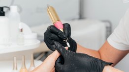 EEUU | ¿Cuánto gana un manicurista al año?