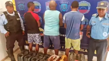 Capturan a tres sujetos por venta ilegal de gasolina (+Detalles) Capturan a tres sujetos por venta ilegal de gasolina (+Detalles)