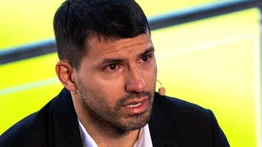 Kun Agüero recibe miles de mensajes a su Whatsapp por un error