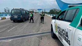 Intervienen autobús que transportaba ilegalmente a 39 venezolanos