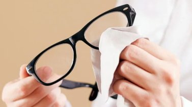 Elimina los rayones del cristal de los lentes con estos ingredientes de cocina 