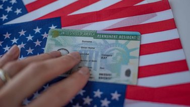 Por estos motivos te pueden retener la Green Card al momento de ingresar a EEUU 