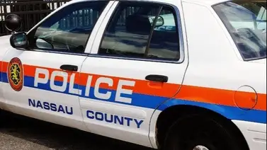 Hombre hispano fingió ser policía y amenazó con arrestar a una mujer Hombre hispano fingió ser policía y amenazó con arrestar a una mujer