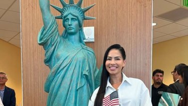 Juliet Lima honra a Venezuela al recibir su ciudadanía en EEUU
