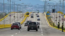 Colombia flexibiliza obtención del SOAT para vehículos venezolanos