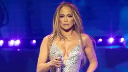 Jennifer López es considerada la reina de los escenarios a sus 55 años: ¿cuál es el secreto?