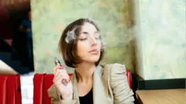 Una moda que parece, pero no es para nada inocente: la Universidad de Oxford alerta sobre 7 consejos para dejar de fumar