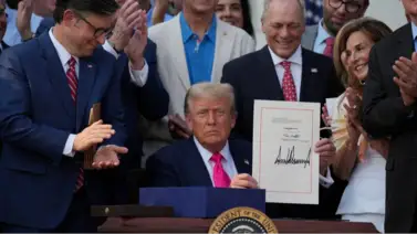 Lista oficial de empleos exentos de impuestos sobre propinas: así funciona la nueva deducción fiscal en EEUU Lista oficial de empleos exentos de impuestos sobre propinas: así funciona la nueva deducción fiscal en EEUU