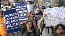 El futuro de miles en el aire: este condado de California retrasa la ayuda para alquileres de viviendas