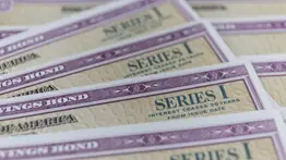 Más seguro que la Bolsa: así puedes invertir en bonos a través de la banca