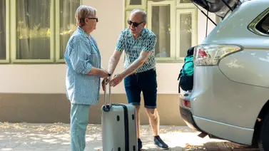 Las 10 claves para viajar seguro con una persona con Alzheimer: descubre lo importante que es la hora del día para un traslado Las 10 claves para viajar seguro con una persona con Alzheimer: descubre lo importante que es la hora del día para un traslado