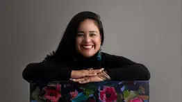 Conoce a Winibey López:  la pintora venezolana que usa el exceso como afirmación de identidad
