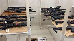 Crisis por tiroteos en escuelas de EEUU: hallan el arsenal de adolescente que amenazó con atacar una institución