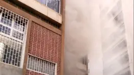 ¡En imágenes! Incendio en edificio de Los Palos Grandes: esto se sabe