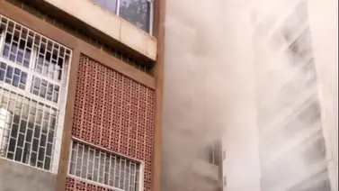¡En imágenes! Incendio en edificio de Los Palos Grandes: esto se sabe ¡En imágenes! Incendio en edificio de Los Palos Grandes: esto se sabe