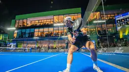 ¿Qué se necesita para jugar pádel?: más allá de la pala y las pelotas