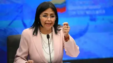 Delcy Rodríguez insta a EE.UU. al cese del "bochornoso hostigamiento": Venezuela jamás se rendirá Delcy Rodríguez insta a EE.UU. al cese del "bochornoso hostigamiento": Venezuela jamás se rendirá