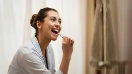 Desmancha los dientes con esta efectiva fórmula casera: prepárala a base de bicarbonato de sodio