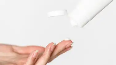 Hidrata tus manos y ahorra dinero: así puedes preparar una crema casera rica en vitaminas a base de aloe vera Hidrata tus manos y ahorra dinero: así puedes preparar una crema casera rica en vitaminas a base de aloe vera