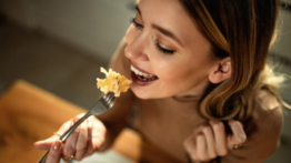 Popular almuerzo en tiempo récord: chef revela el secreto de esta preparación de pasta en solo 5 minutos