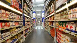 Reconocida red de supermecados y farmacias abrirá sedes en Caracas: así puedes postularte a sus vacantes