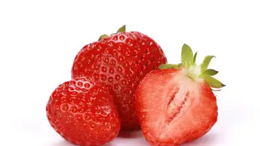 Conoce cuáles son los increíbles beneficios que aporta la fresa al cabello: así debes aplicarla Conoce cuáles son los increíbles beneficios que aporta la fresa al cabello: así debes aplicarla