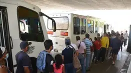 Usuarios reportan cobro de Bs 170 en la ruta Caracas-La Guaira