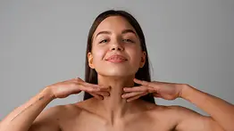 Evita la presencia de arrugas en el cuello con esta milagrosa mascarilla a base de plátano: así debes aplicarla