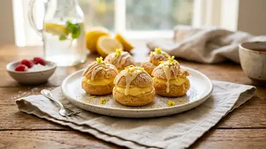 El toque cítrico de la repostería tradicional: estos profiteroles conquistan las mesas modernas El toque cítrico de la repostería tradicional: estos profiteroles conquistan las mesas modernas