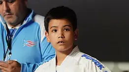 Joven recibe el Premio Especial por Excelencia Deportiva en el Panamericano de Karate Juvenil 2026