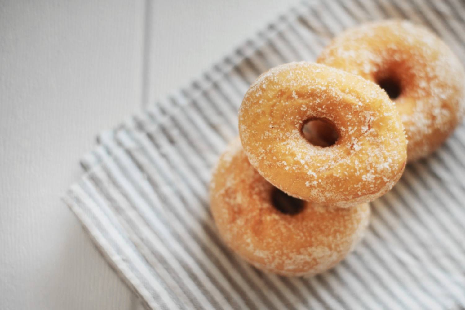 Sacia tus antojos de manera saludable: Aprende a elaborar una versión ligera de donas