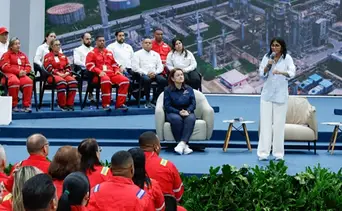 Delcy Rodríguez anuncia la suscripción de más de 50 acuerdos petroleros