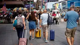 Aumento de precios durante el feriado nacional: viajeros en EEUU enfrentan costos récord 
