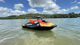 Buscan nuevas restricciones para los jet skis en Texas: estas son las razones