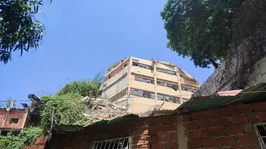 Familias que viven en la Quebrada de Catuche están en riesgo: advierten posible colapsos de infraestructuras Familias que viven en la Quebrada de Catuche están en riesgo: advierten posible colapsos de infraestructuras