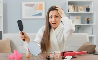 La caída del cabello en otoño: claves sobre el lavado y el uso de champús fortificantes