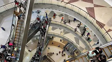 Tragedia en Sambil La Candelaria: hombre muere tras caer al vacío este 8 de septiembre Tragedia en Sambil La Candelaria: hombre muere tras caer al vacío este 8 de septiembre