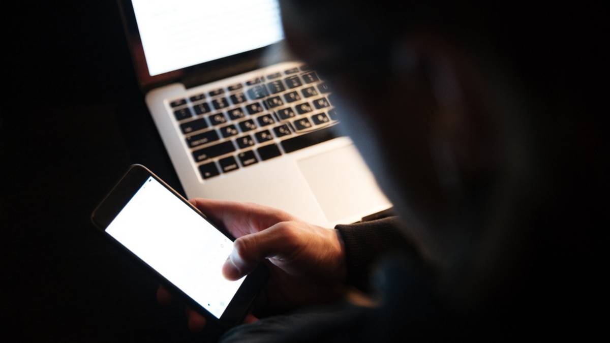 FBI advierte sobre terrorismo digital a 25 años del 11-S: la amenaza en redes (+ Cómo reportar)