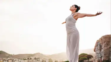 Prueba de talones elevados: el test clave para medir tu equilibrio a cada edad Prueba de talones elevados: el test clave para medir tu equilibrio a cada edad