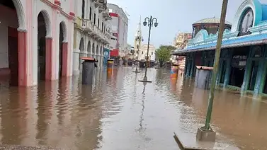 Fuertes lluvias con ráfagas de viento y descargas eléctricas azotan a Maracaibo este jueves Fuertes lluvias con ráfagas de viento y descargas eléctricas azotan a Maracaibo este jueves